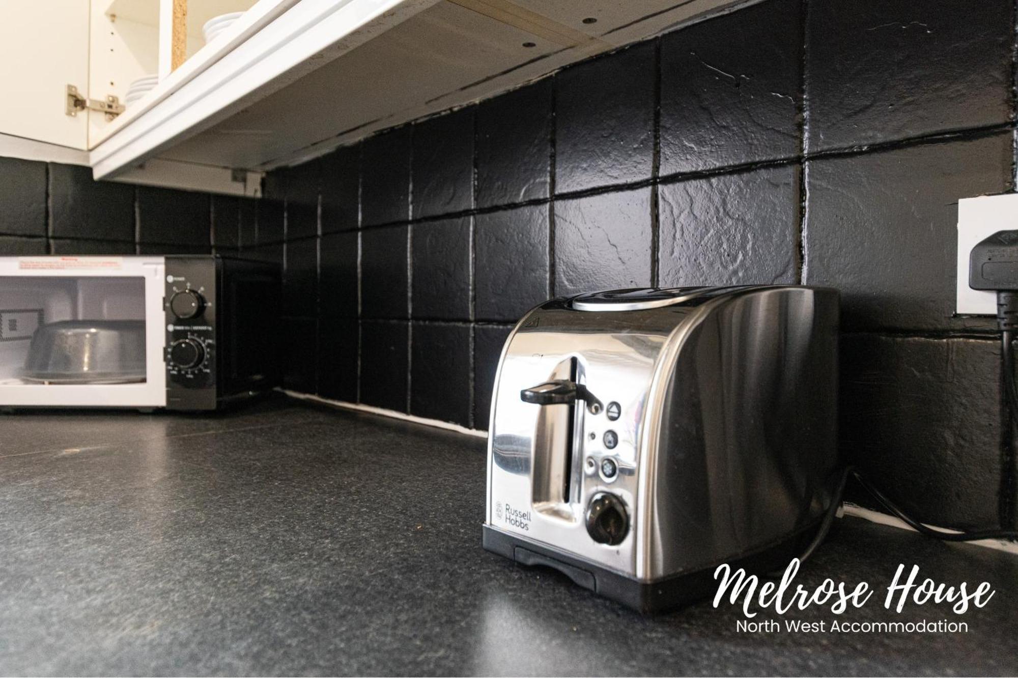 Manchester Work Stays 2Br Home With Parking & Wifi Εξωτερικό φωτογραφία