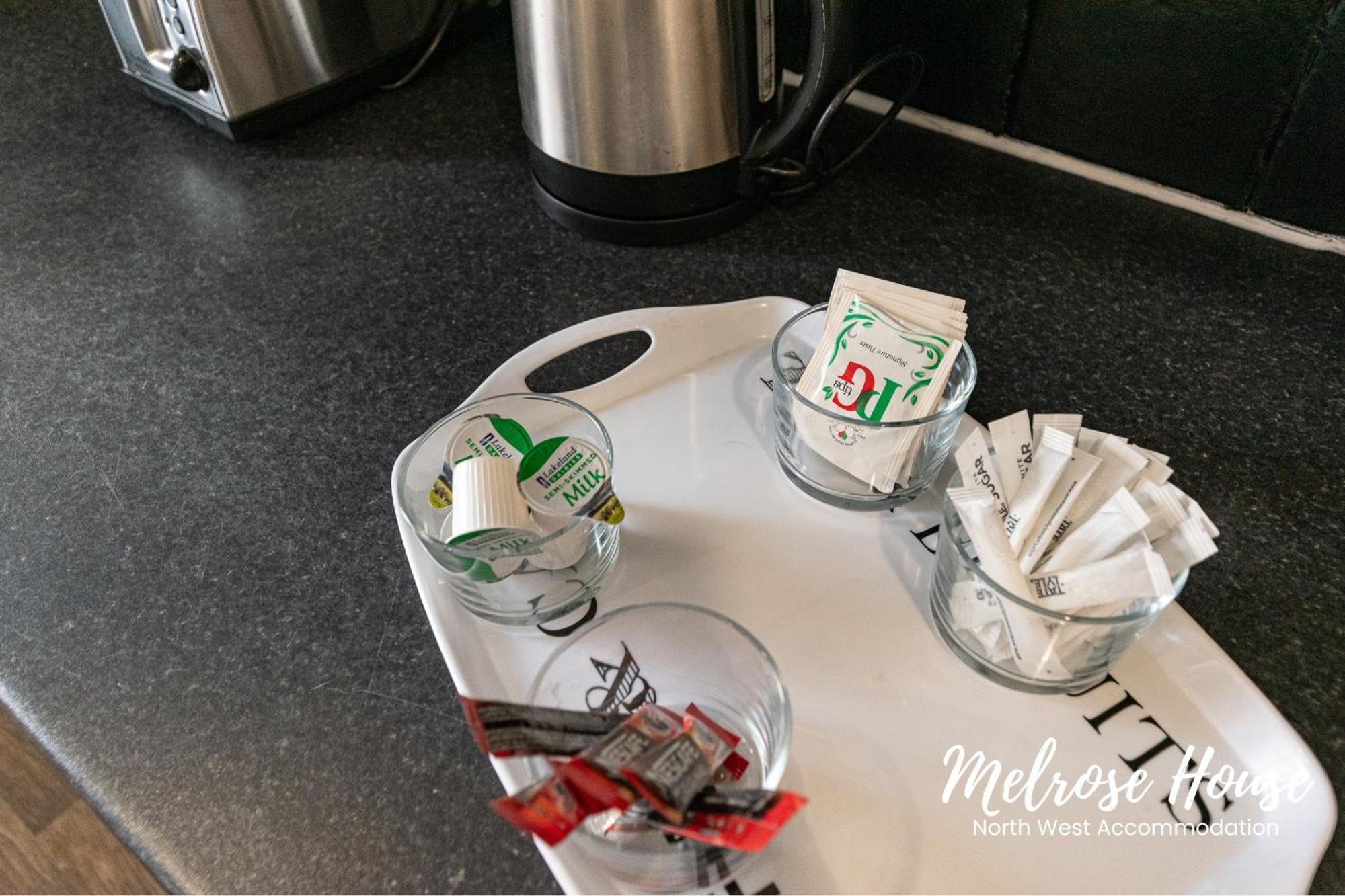 Manchester Work Stays 2Br Home With Parking & Wifi Εξωτερικό φωτογραφία