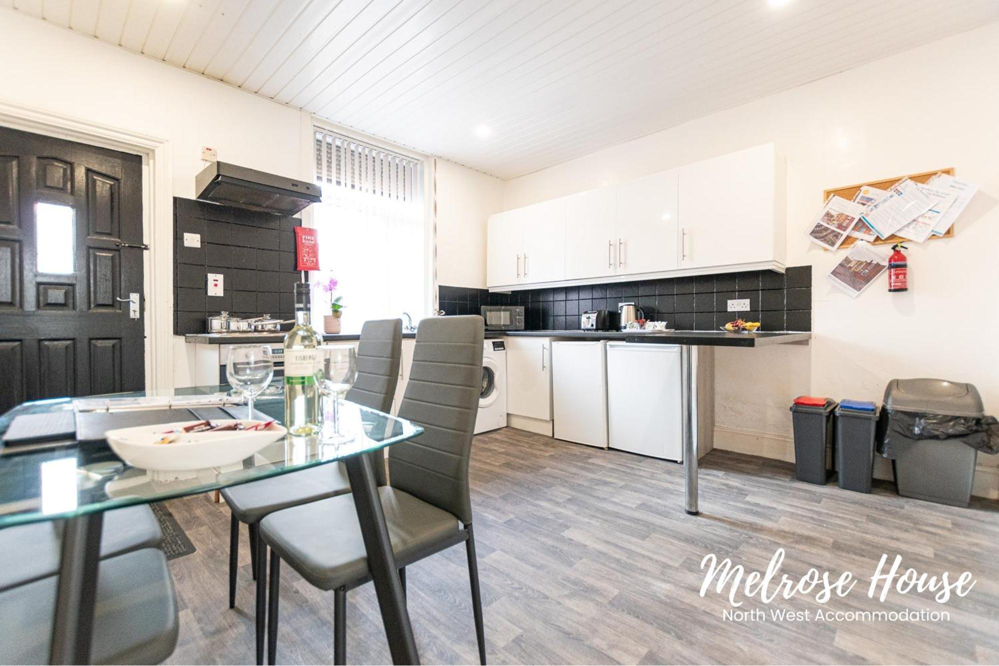 Manchester Work Stays 2Br Home With Parking & Wifi Εξωτερικό φωτογραφία
