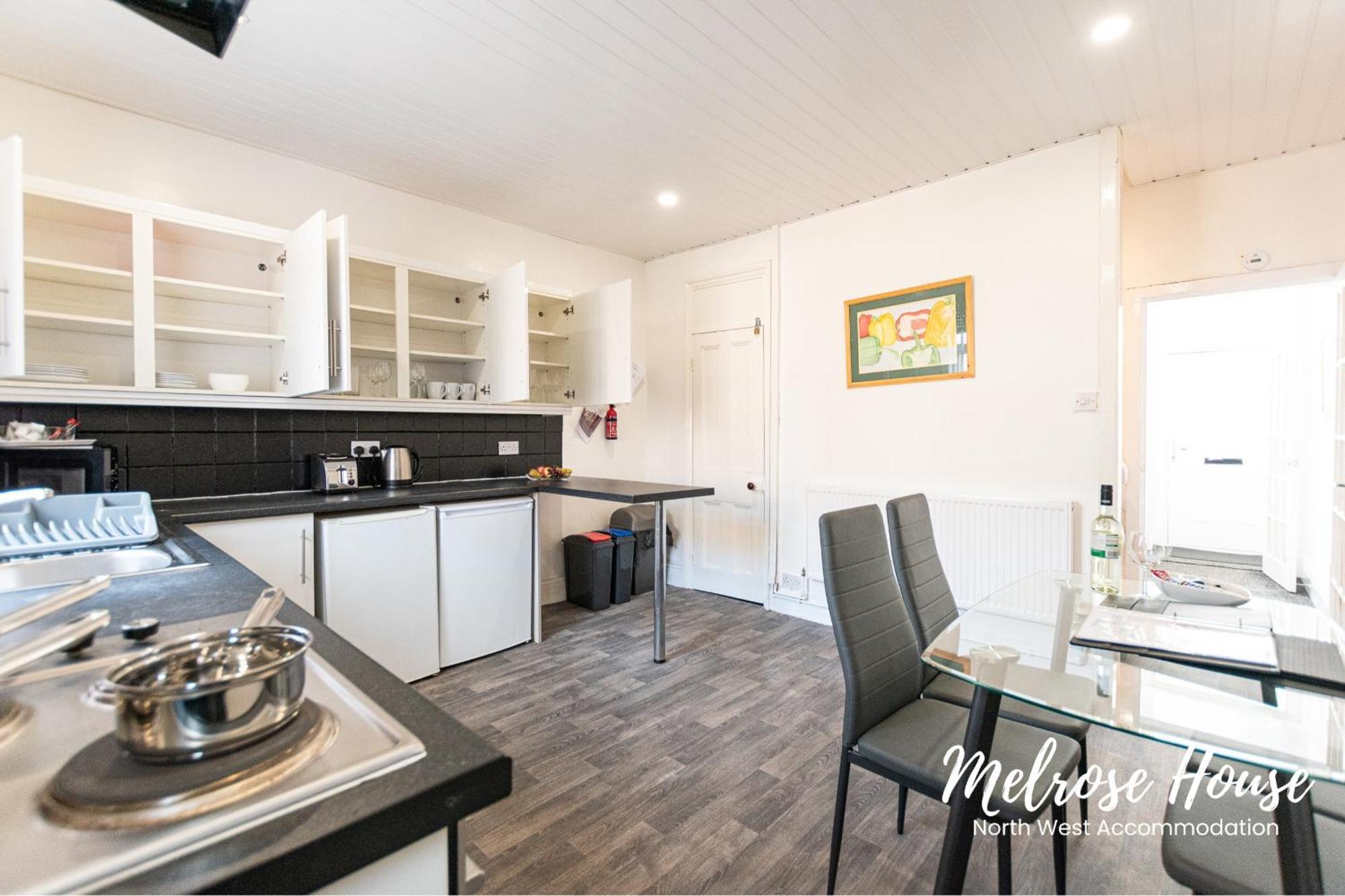 Manchester Work Stays 2Br Home With Parking & Wifi Εξωτερικό φωτογραφία
