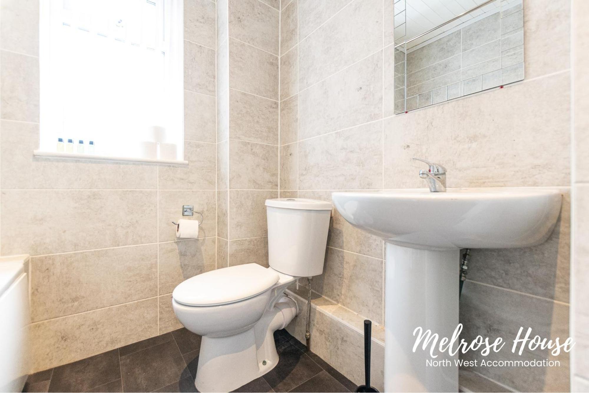 Manchester Work Stays 2Br Home With Parking & Wifi Εξωτερικό φωτογραφία