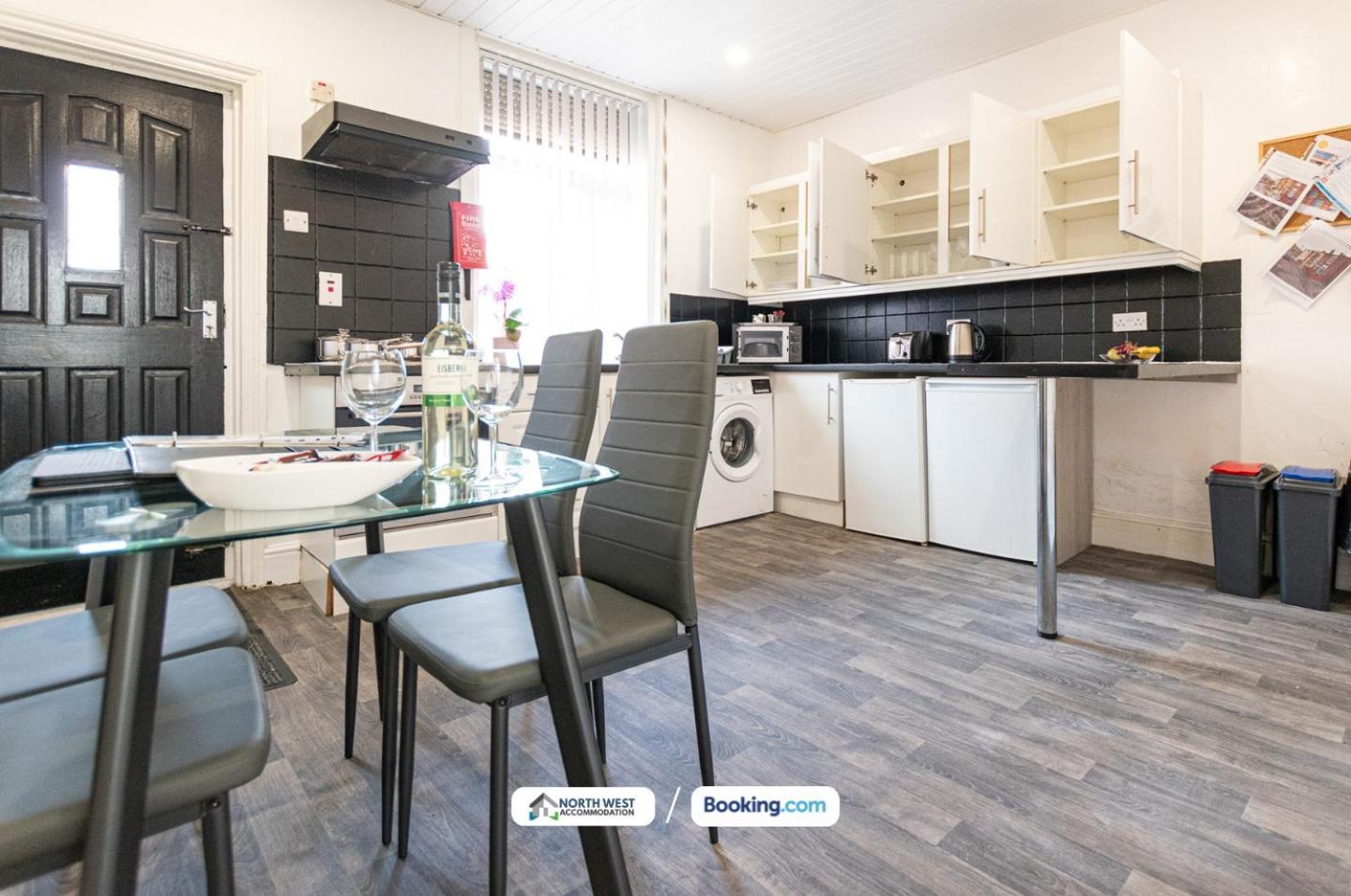 Manchester Work Stays 2Br Home With Parking & Wifi Εξωτερικό φωτογραφία